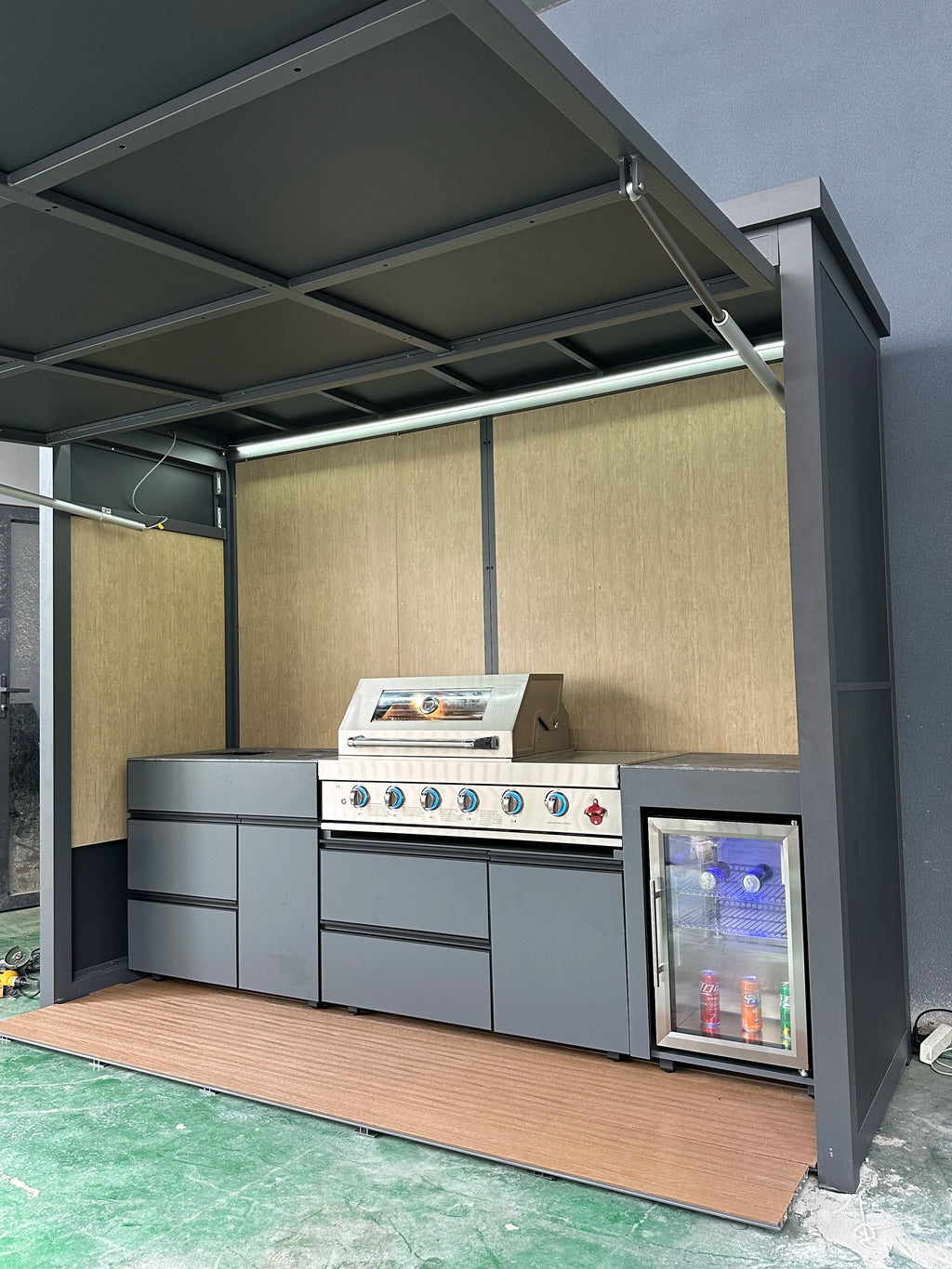 Modern Outdoor Kitchen Cabinet 304 Stainless Steel New Generation Closable Design Wholesale Customizable Gas Grill Setups