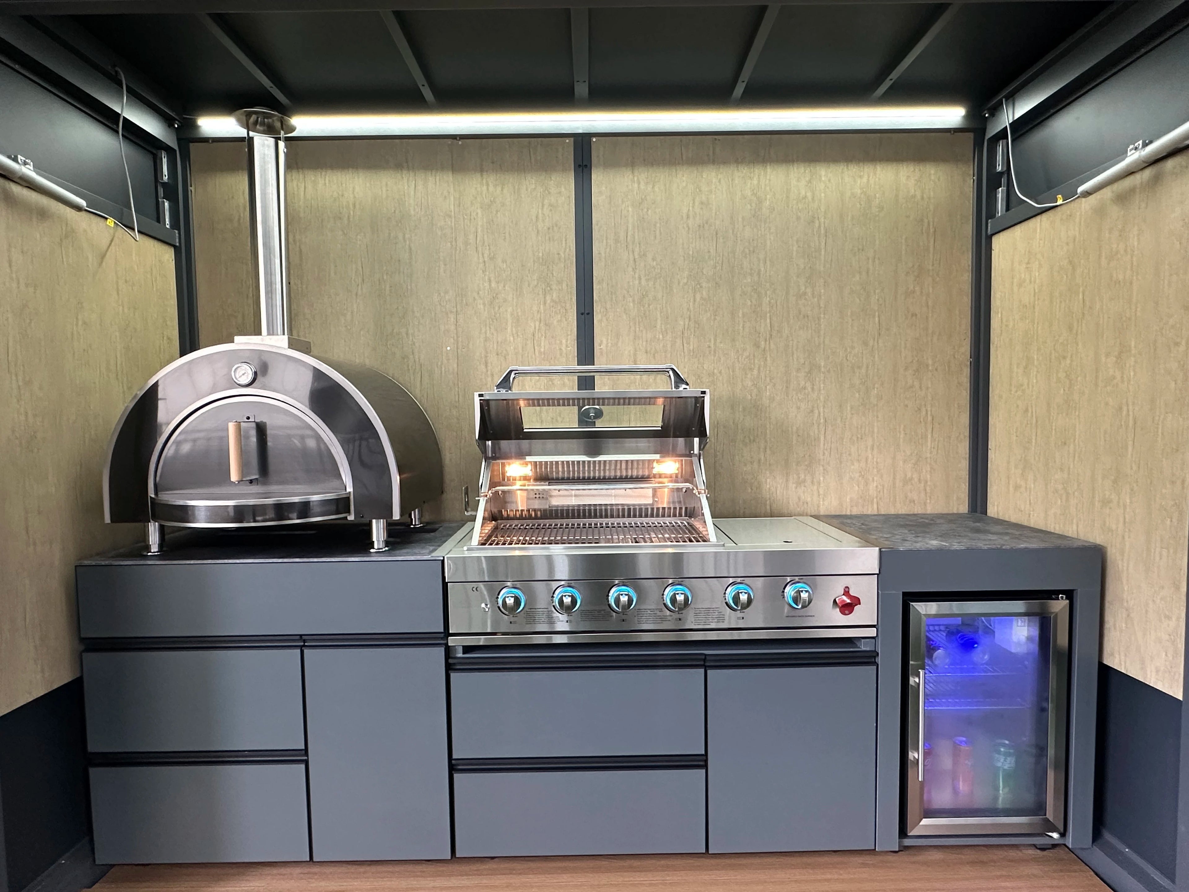 Custom All-In-One Stainless Steel Outdoor Kitchen Modern Expertly Engineered BBQ Island Featuring Refrigerator Grill Pizza Oven